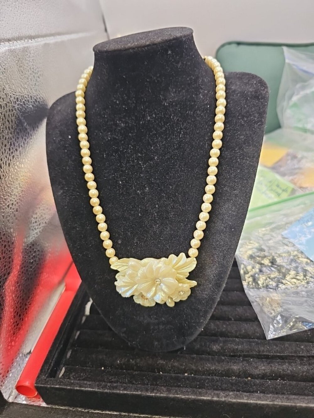 Necklace  Avon Faux Frosted  Pearl Clear Colorless Rhinestones 1991 Hook Closure